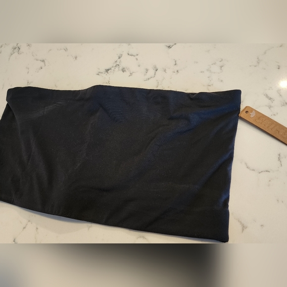 ❌️SOLD❌️ SKIMS - Bandeau Bra Black - Picture 2 of 7